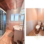 Maison 10 Personnes En Vallee D'ossau, 2 Wc, 2 Salles De Bain Vakantiehuis Gere-Belesten