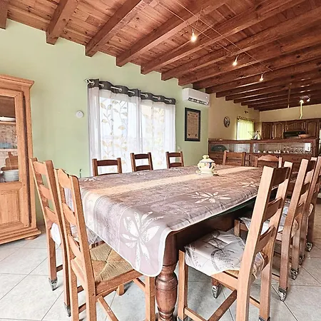 Maison 10 Personnes En Vallee D'ossau, 2 Wc, 2 Salles De Bain Gere-Belesten