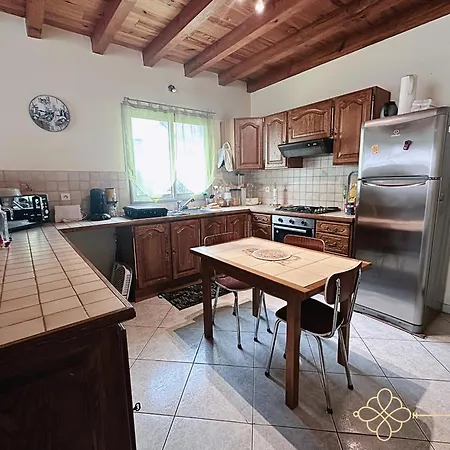 Maison 10 Personnes En Vallee D'ossau, 2 Wc, 2 Salles De Bain Gere-Belesten