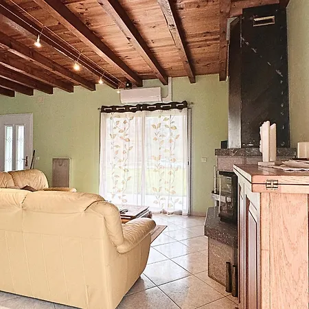 Maison 10 Personnes En Vallee D'ossau, 2 Wc, 2 Salles De Bain *