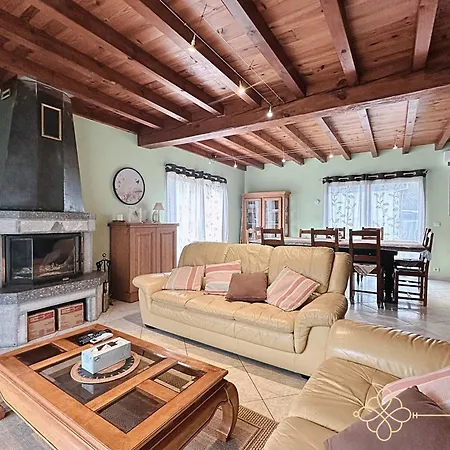 Maison 10 Personnes En Vallee D'ossau, 2 Wc, 2 Salles De Bain *